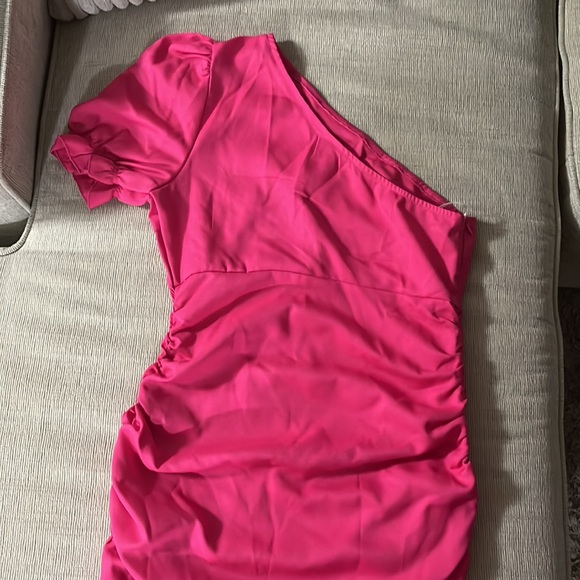 Pink dress - Picture 2 of 3